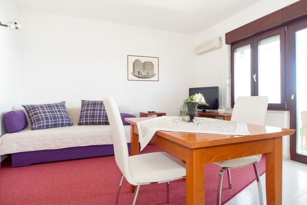 Beach Guesthouse Mediteran Podstrana Bilik gambar
